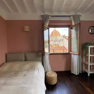 Apartment Romantico Nido Nel Cuore Di, Florence